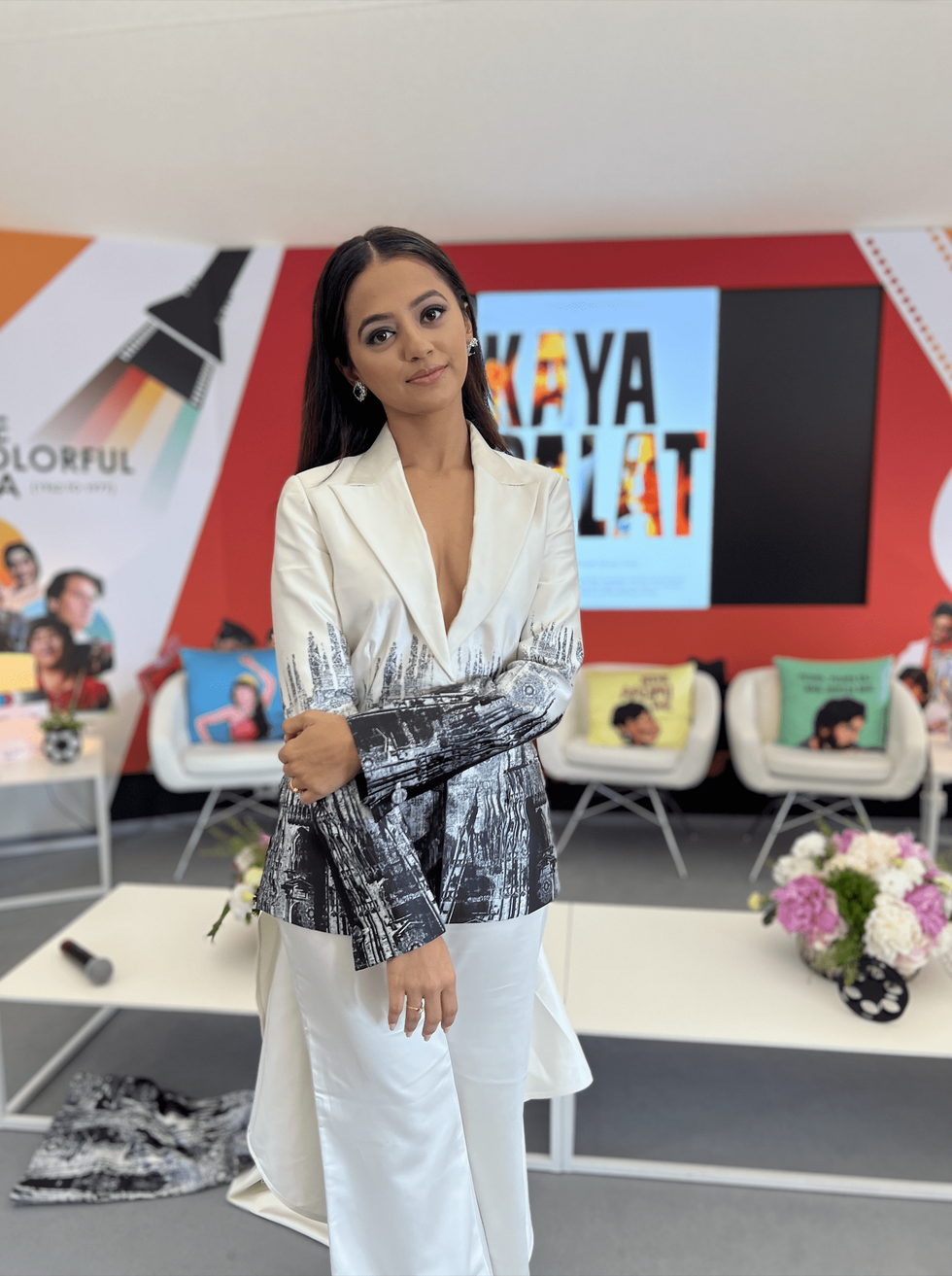 Lead inset helly shah at Kaya Palat poster launch MG 1551