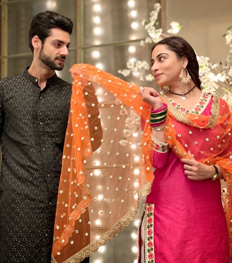 Lead inset Karan and Niyati in Channa Mereya