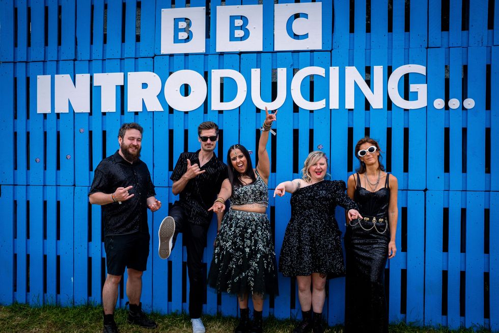 Lead inset POST SHOW FULL BAND 1