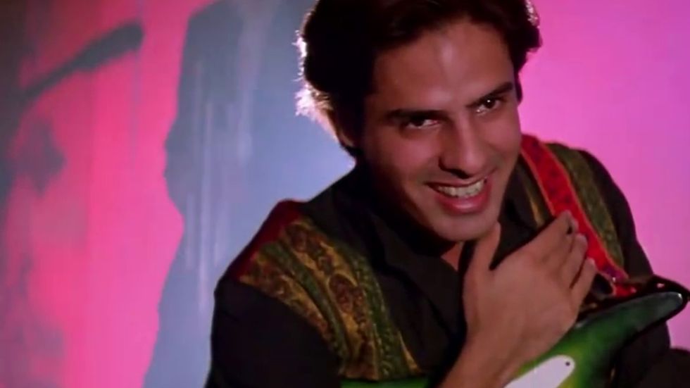 Lead inset Rahul Roy in Aashiquie 316. RI
