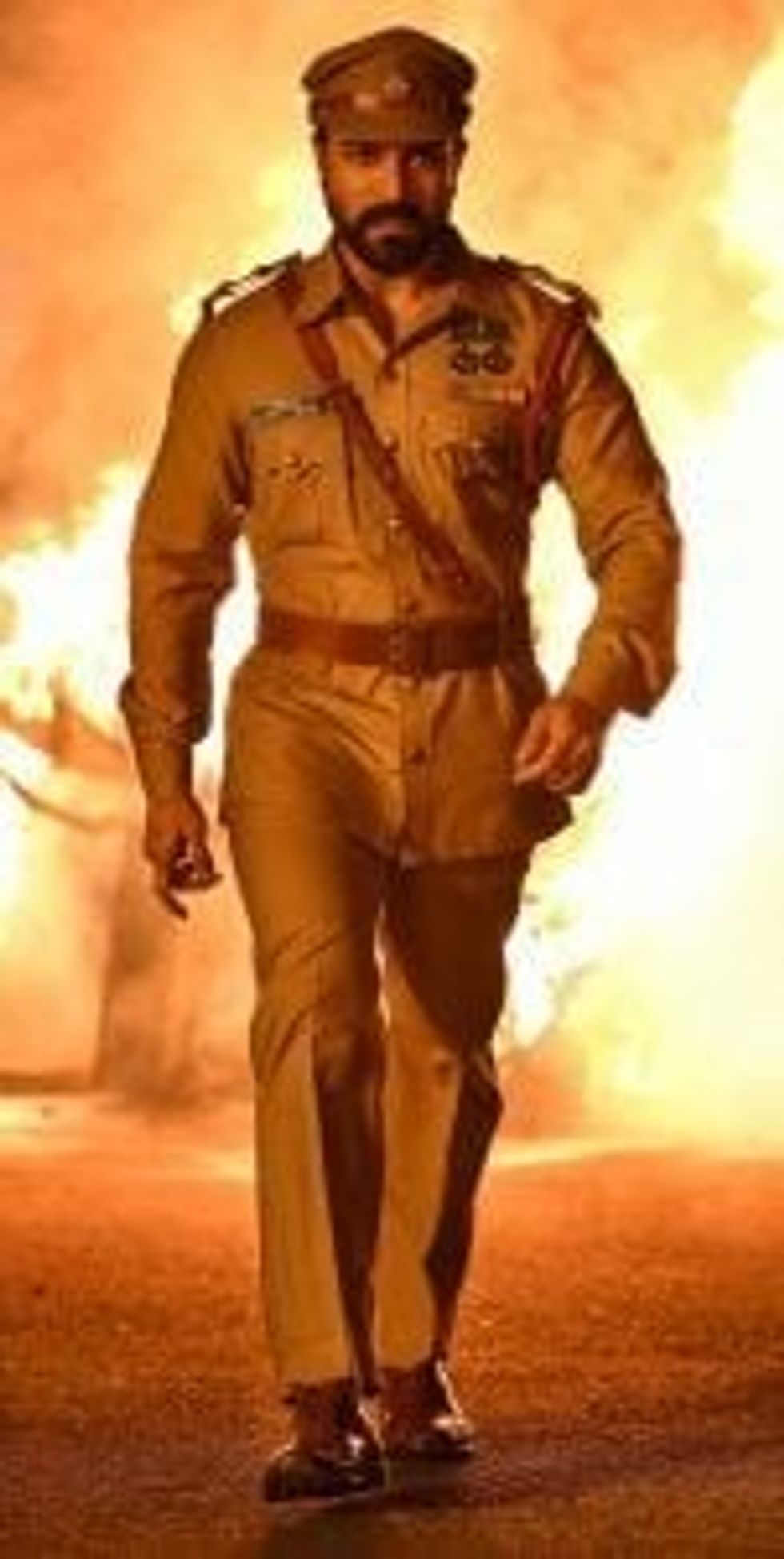 Lead inset Ram charan in RRR 1907