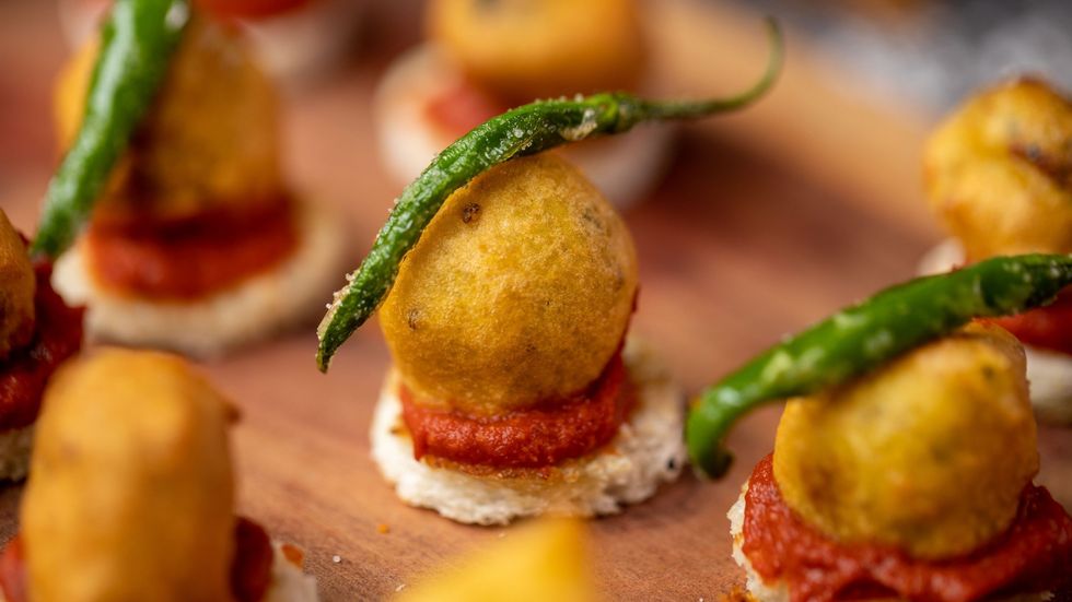 Lead inset Vada pav bites 2