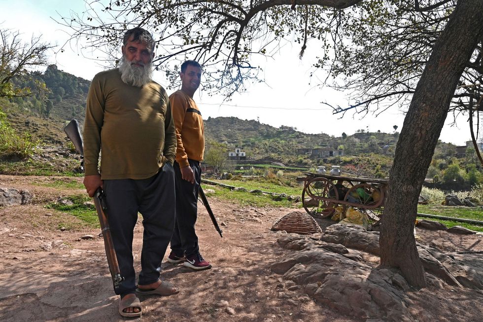 LEAD Kashmir 1a GettyImages 1252241817 scaled