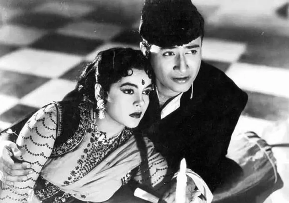 Lead Nalini Jaywant and Dev Anand in Kala Pani