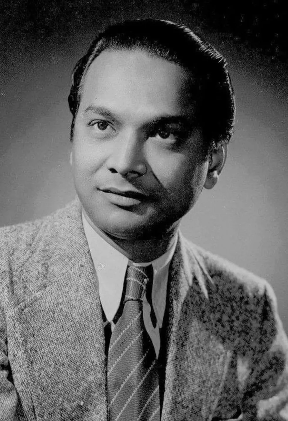 Lead Naushad Ali 7efy