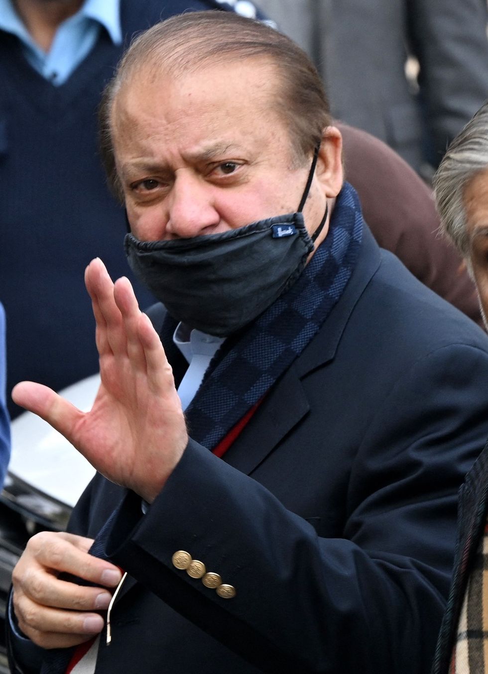 LEAD Pakistan judges INSET Nawaz Sharif GettyImages 2065521042