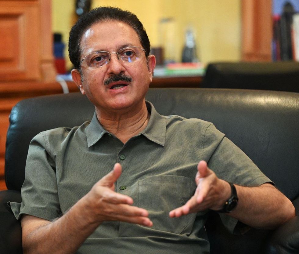 LEAD Pakistan textiles INSET Aamir Fayyaz Sheikh GettyImages 1580386698