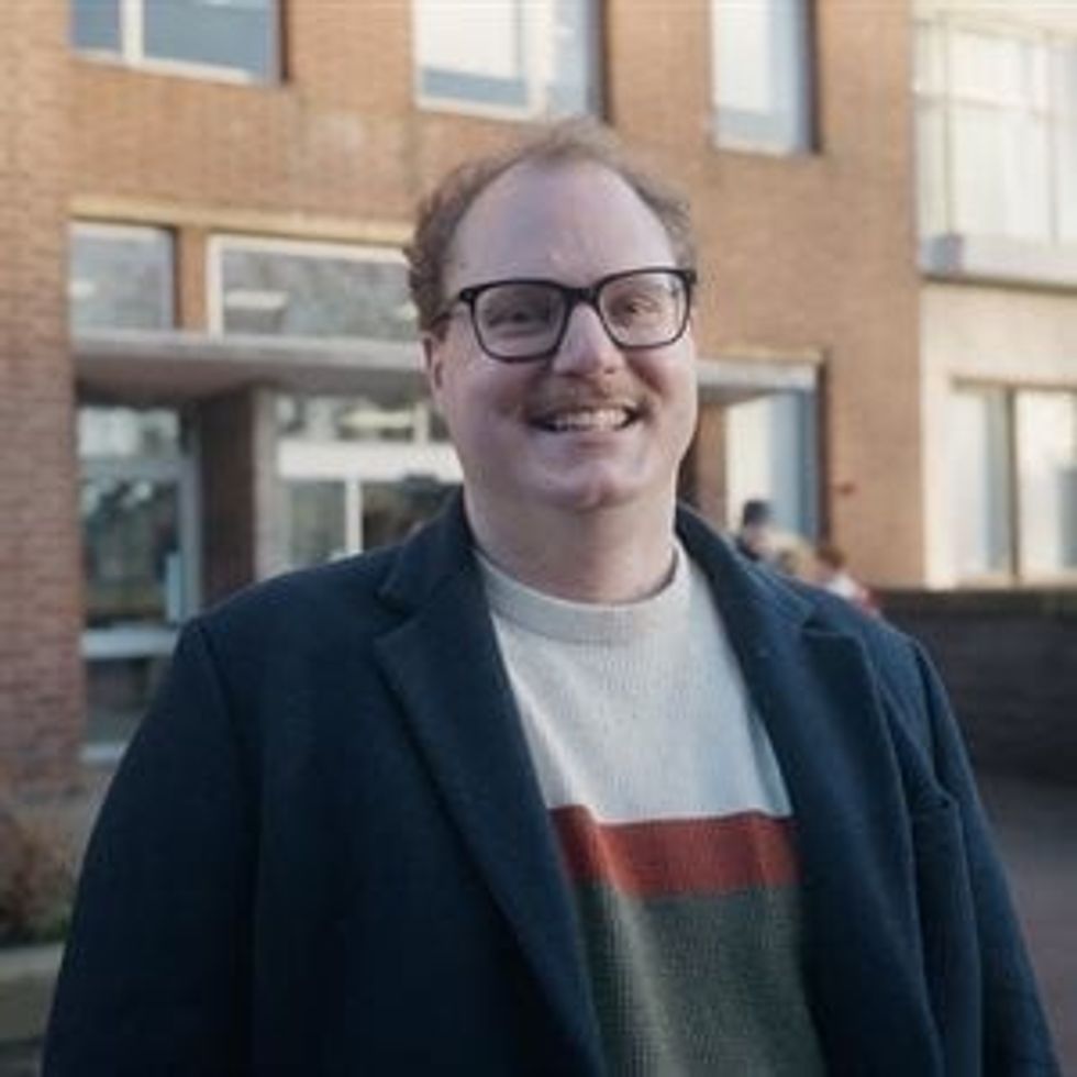 LEAD Turn BOX OFF Dr Rowland Seymour