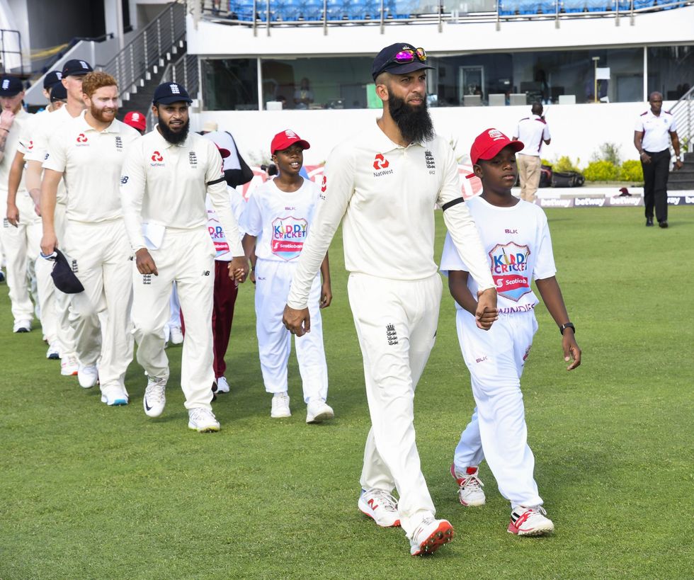 LEAD Turn Cricket INSET Optional GettyImages 1087004848