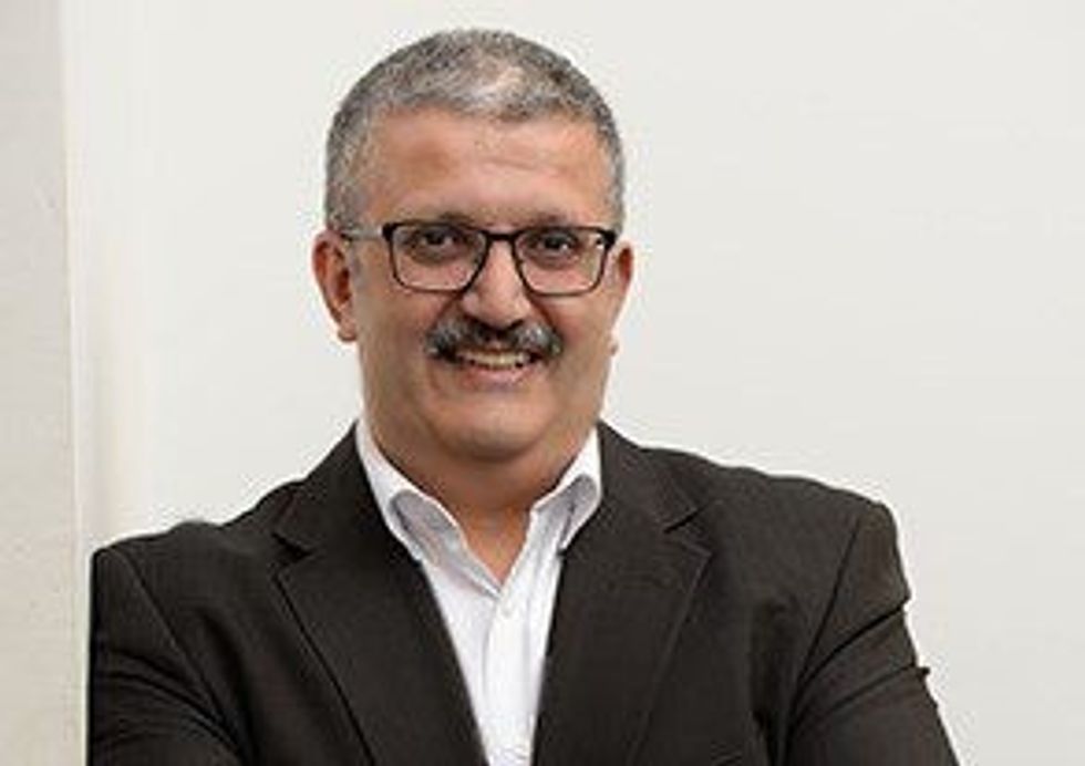 LEAD Turn INSET Jabeer Butt