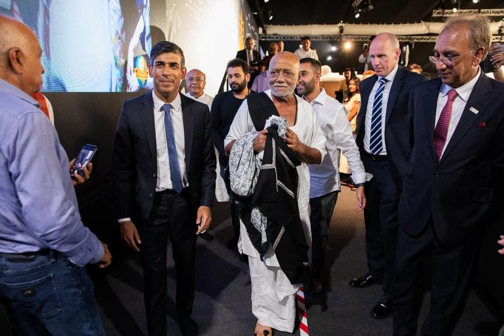 LEAD Turn Splash Sunak Morari Bapu