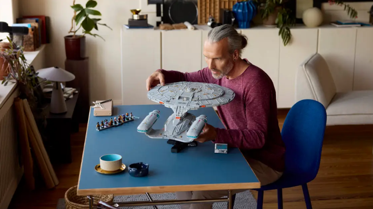 Lego Star Trek universe 1701-D replica