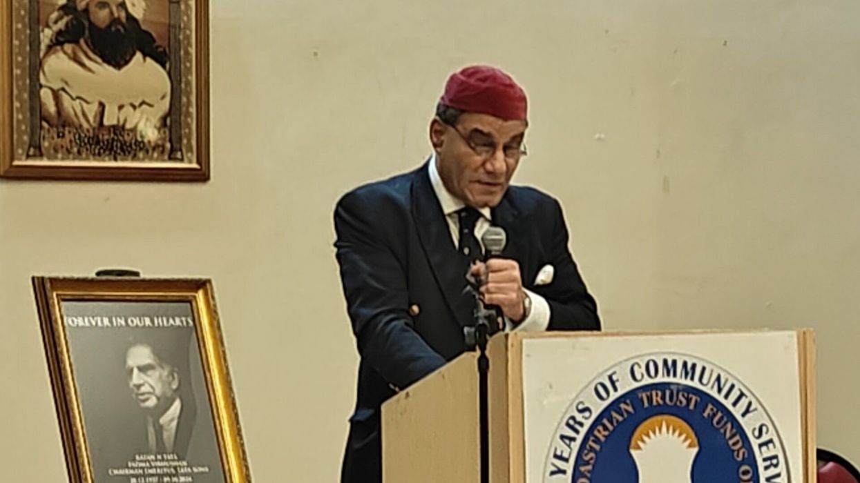 Lord Karan Bilimoria 
speaks at the memorial event for 
Ratan Tata.