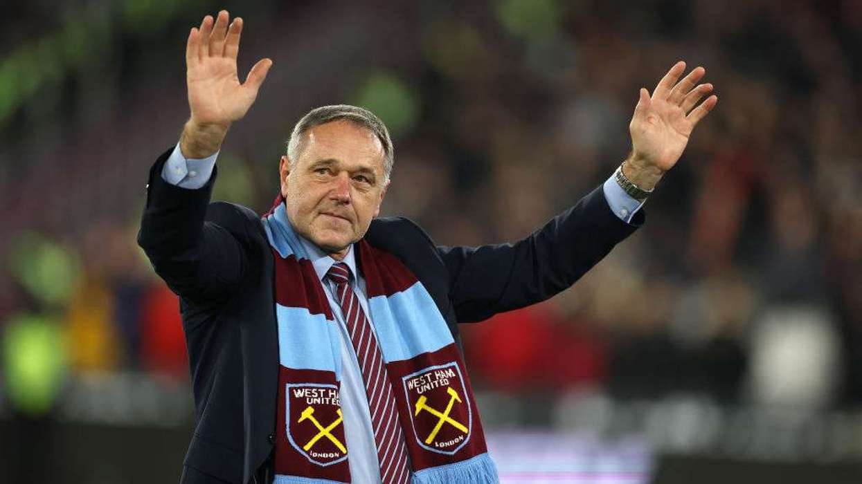 Ludek Miklosko has died aged 64, the West Ham goalkeeper who single-handedly denied Manchester United a title