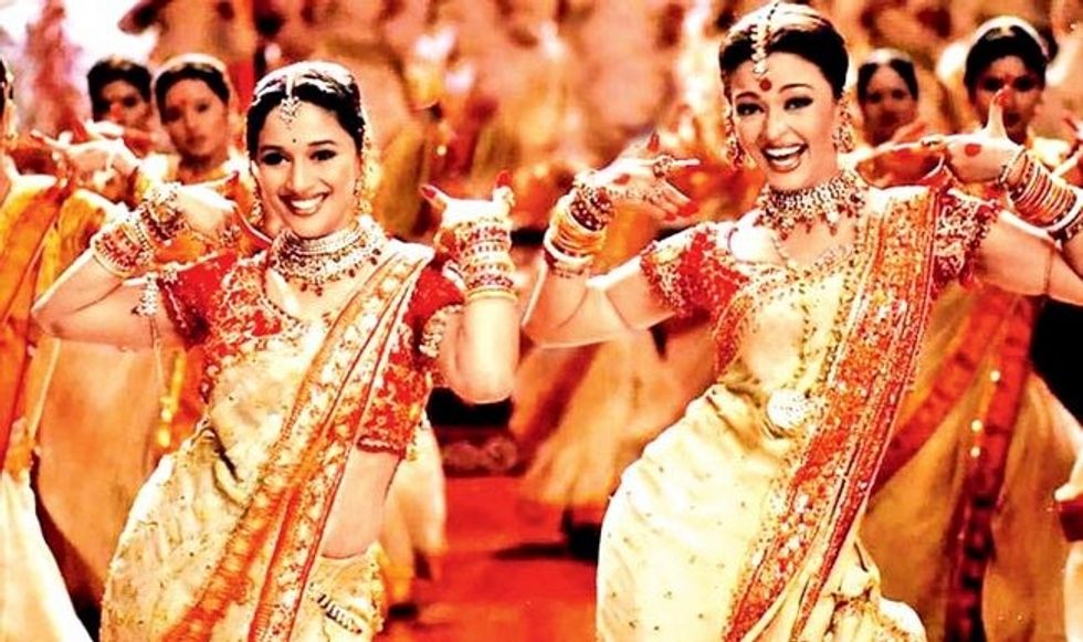 madhuri dixit and aishwarya dola re from bhanslis devdas