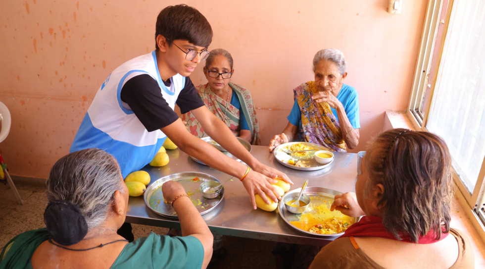mango distribution for the poor