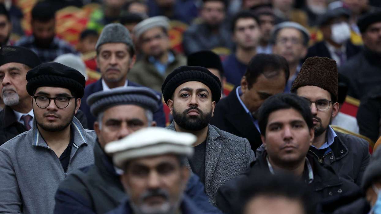 Survey reveals paradox of British
Muslims’ generosity and poverty