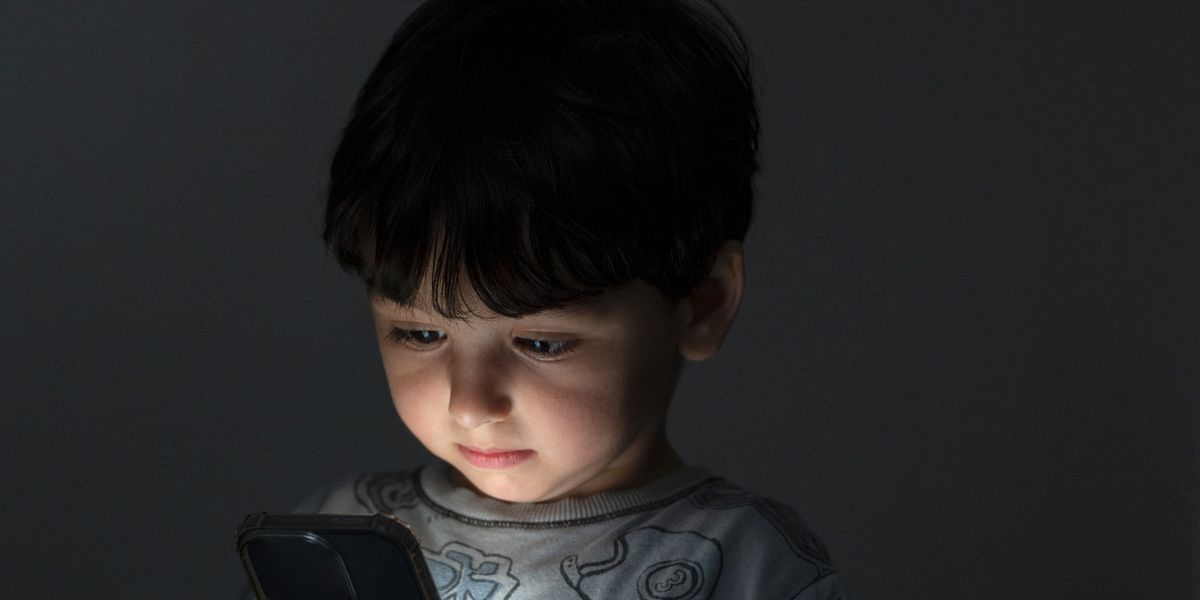 Brighton Council: Wait Until 14 for Kids’ Smartphone Use | EasternEye