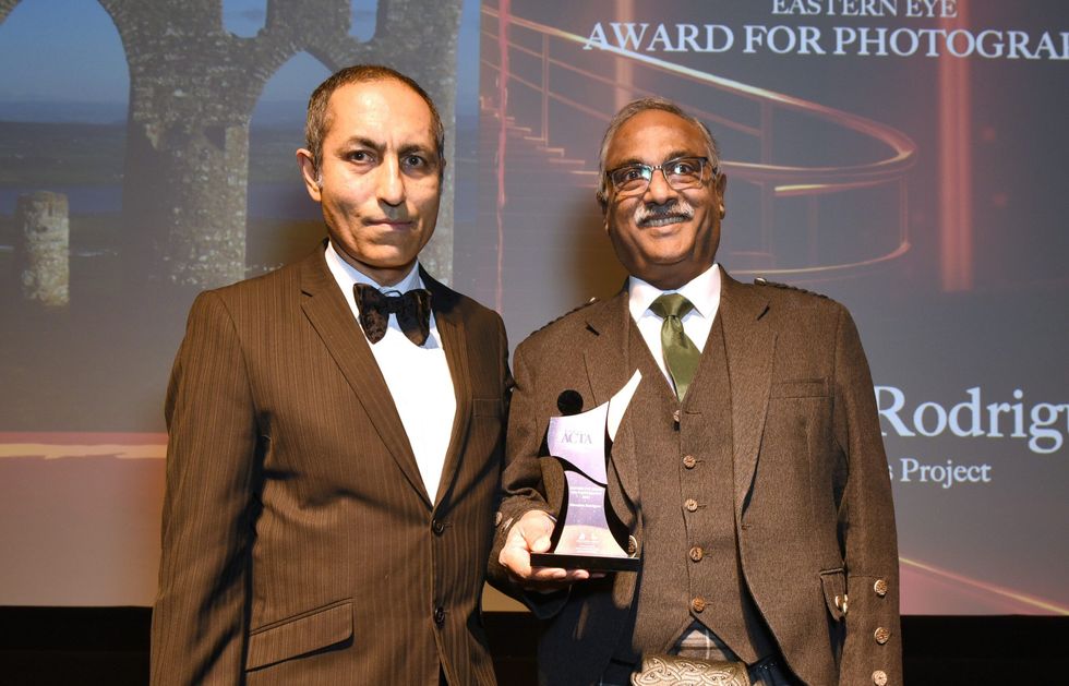 PHOTOGRAPHY Sanjay Shabi and winner Hermann Rodrigues Eastern Eye Arts Culture and Theatre Awards 015 Copy