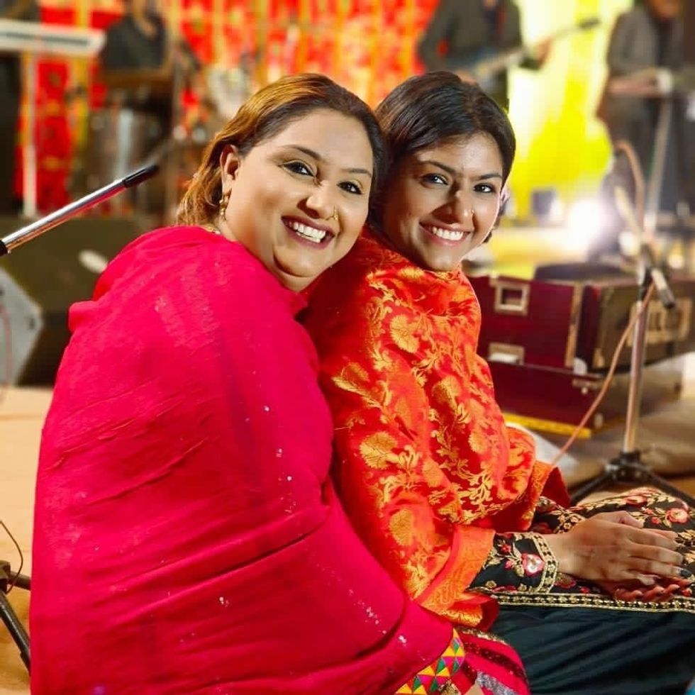 Picbox C Nooran Sisters 066 n