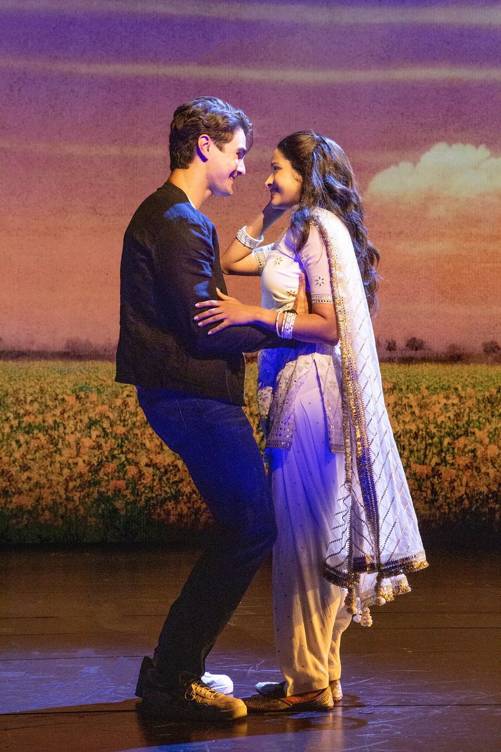 Picbox J Come Fall in Love USA production Photo by Jim Cox.int  1
