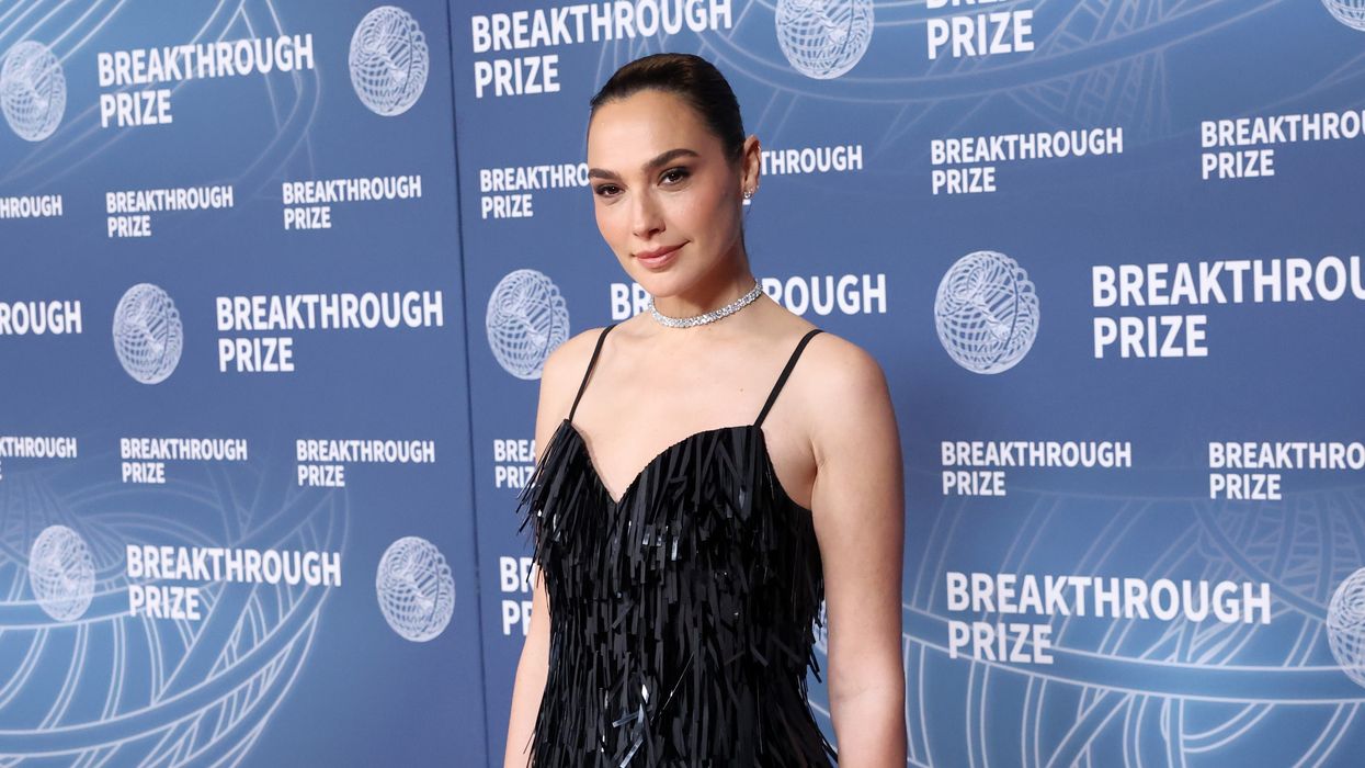 Pro-Palestine Demonstrators Disrupt Gal Gadot’s London Shoot