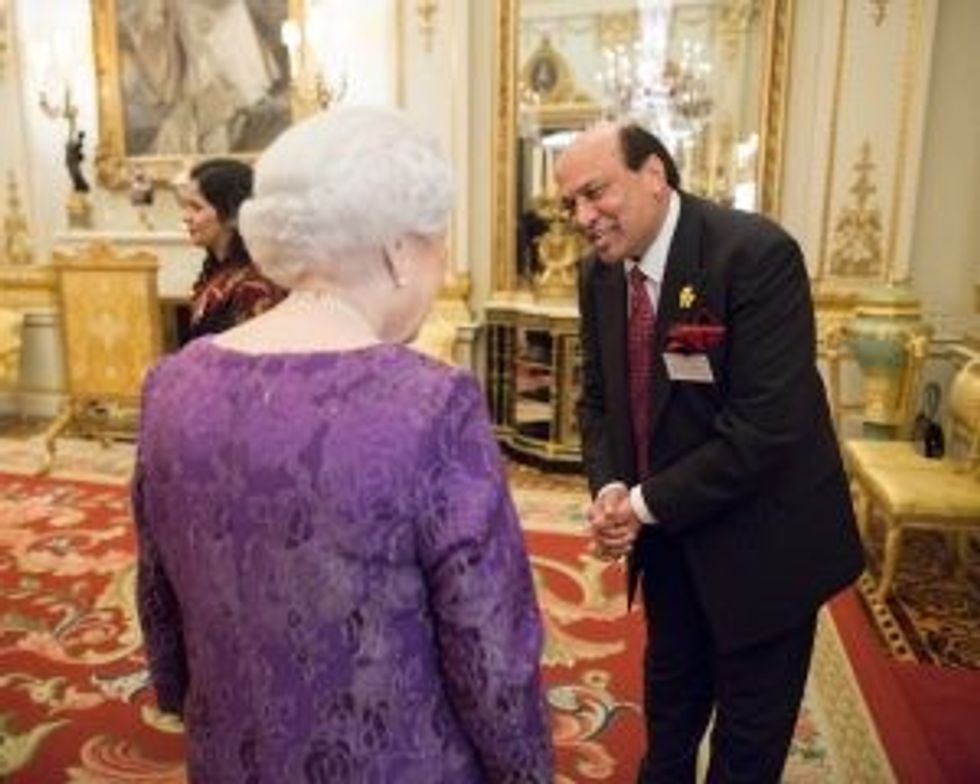 raj aggarwal with queen 2 1