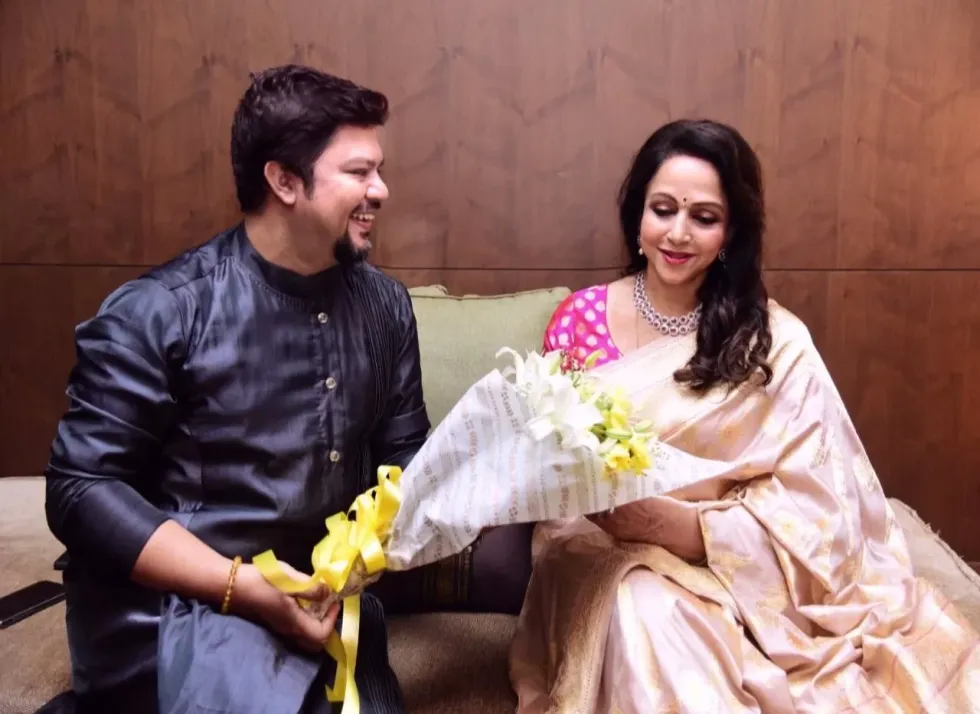 Ram Kamal Mukherje Hema Malini 704