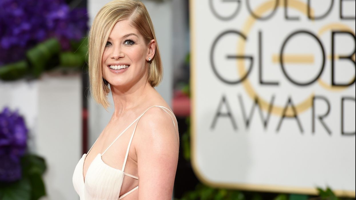 Rosamund Pike\u2019s Hilarious James Bond Love Scene Blunder