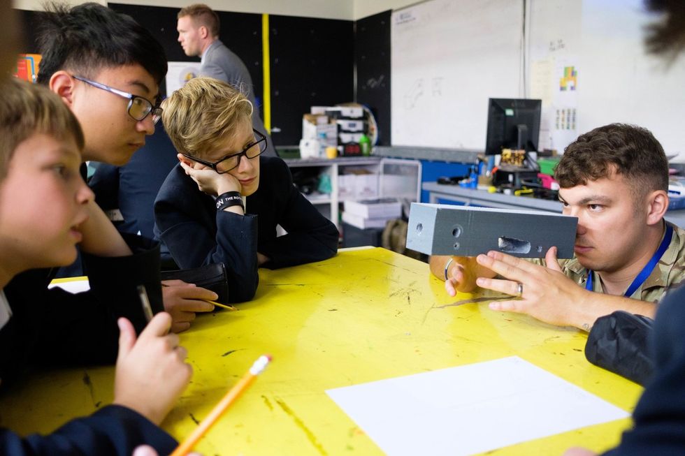 RS13634 Lydiard Park 20 scr 1