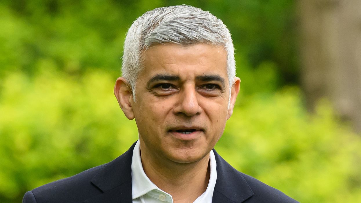Sadiq Khan pushes ahead with Oxford Street pedestrian plan