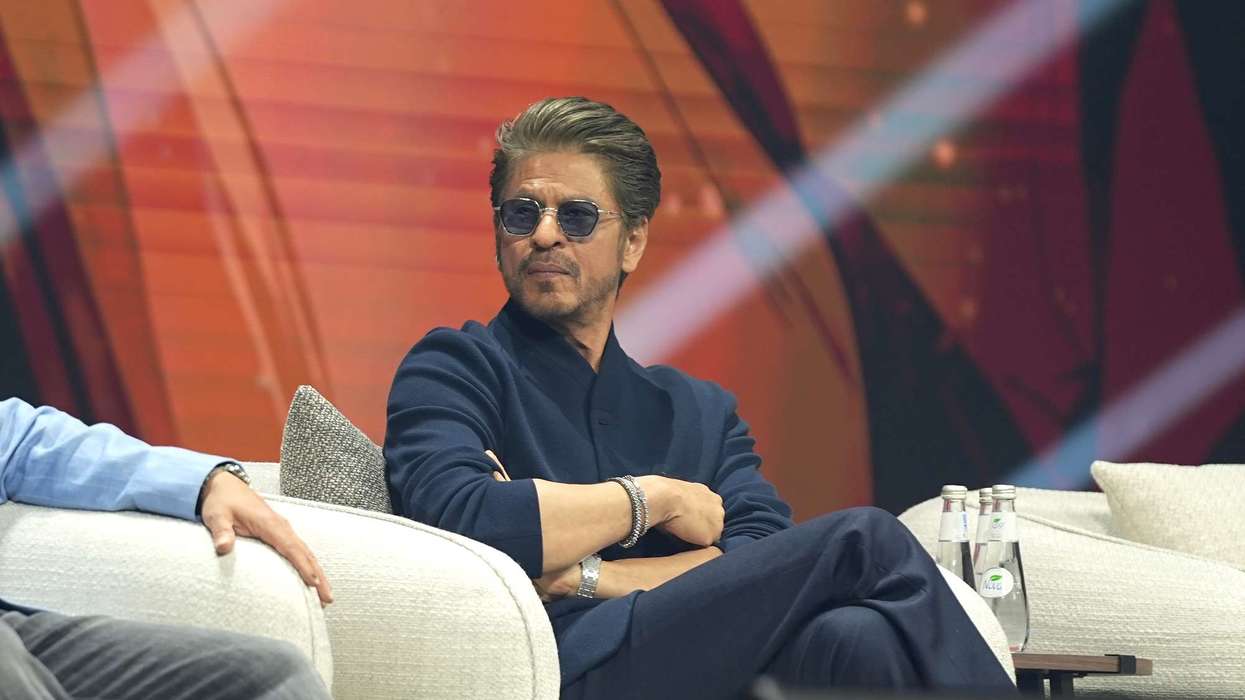 Shah Rukh Khan’s off-screen grace and the quiet shift in Bollywood’s leading-man image