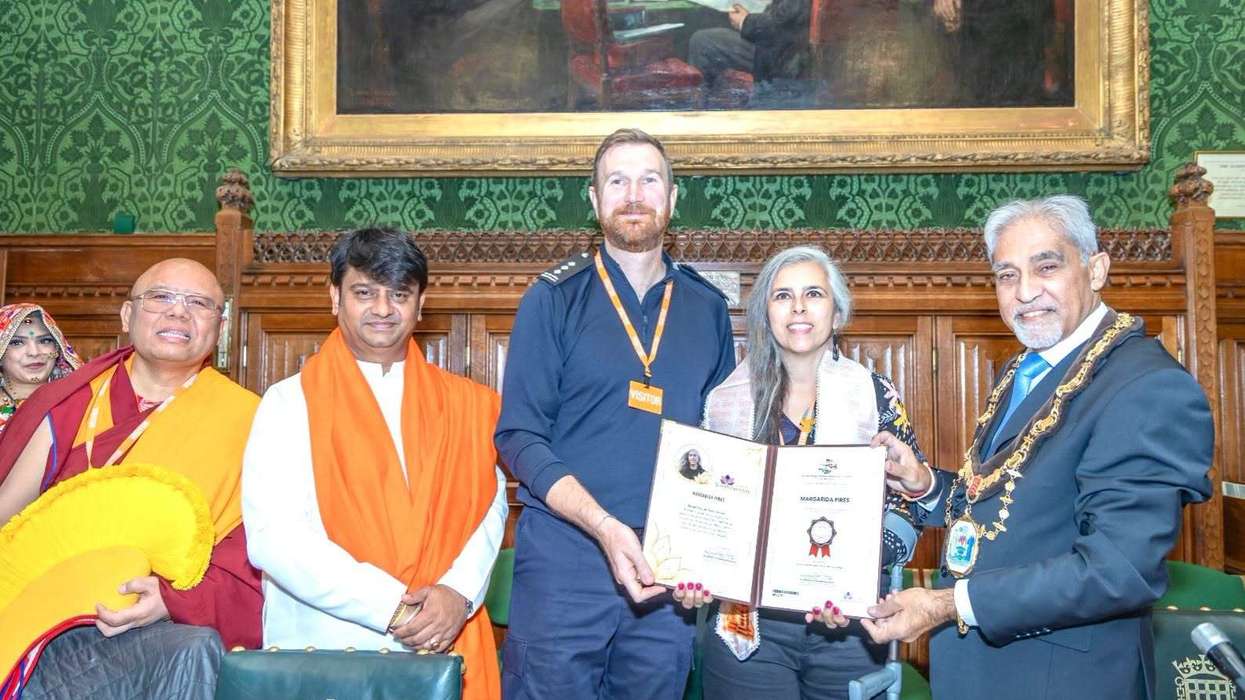 Navratri celebrated at British Parliament as Siddhashram honours 20 immigration officers