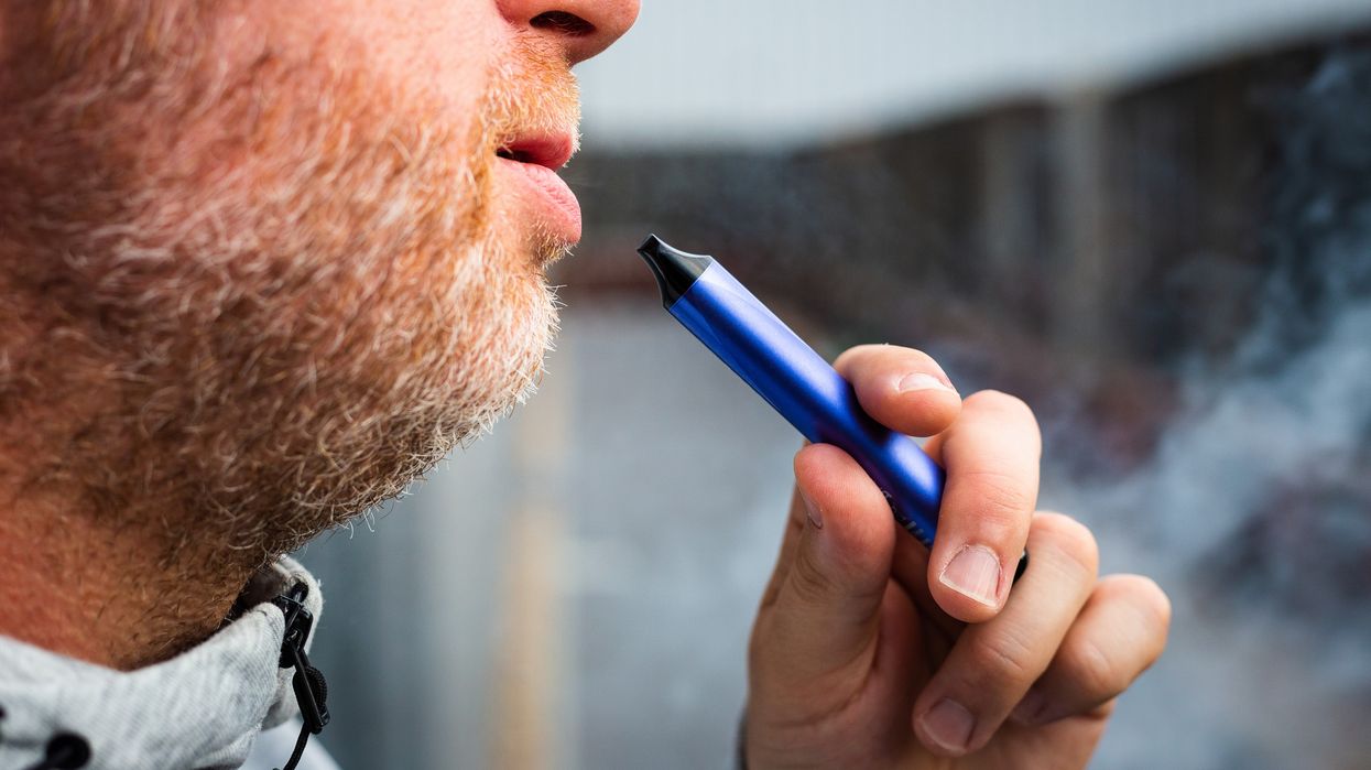 single-use vapes-iStock
