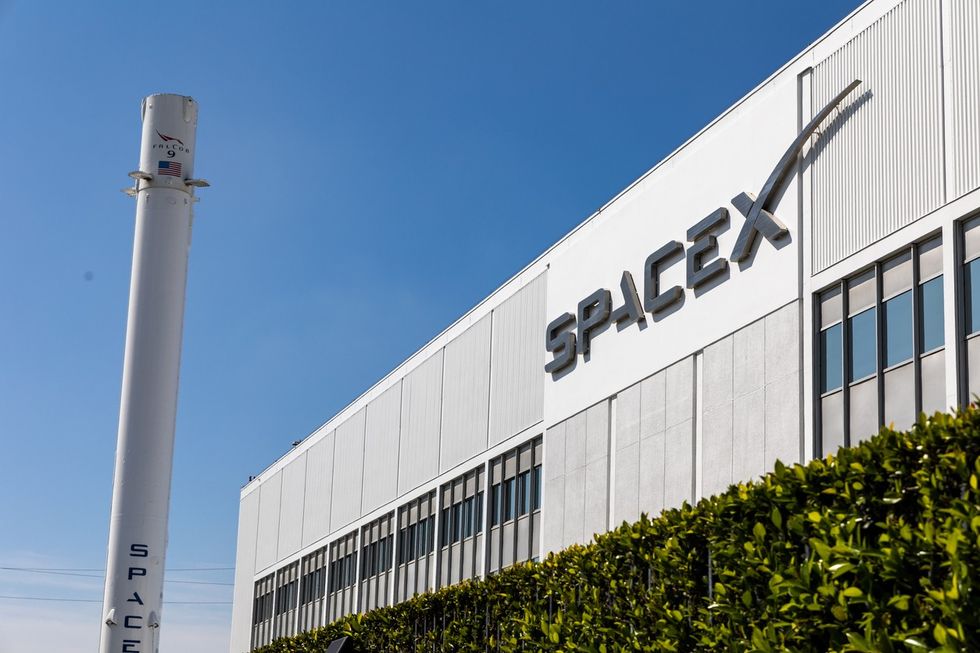 SpaceX eyes £60bn IPO with unusually large retail investor push