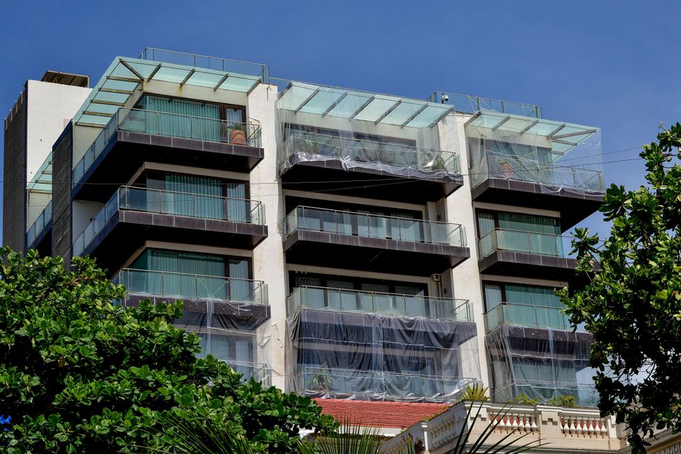 SRK Surpassed in Bollywood Home Race