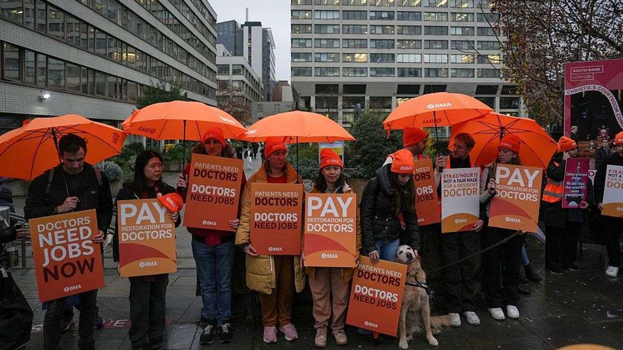 Thousands of doctors begin five-day strike across England