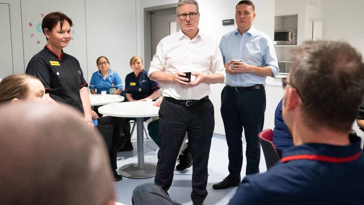 Starmer and health secretary Wes Streeting during a visit to University College London Hospital (UCLH). (Photo: Getty Images)