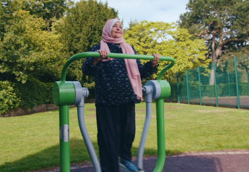 structural obstacles discourage south asian muslim women from getting active