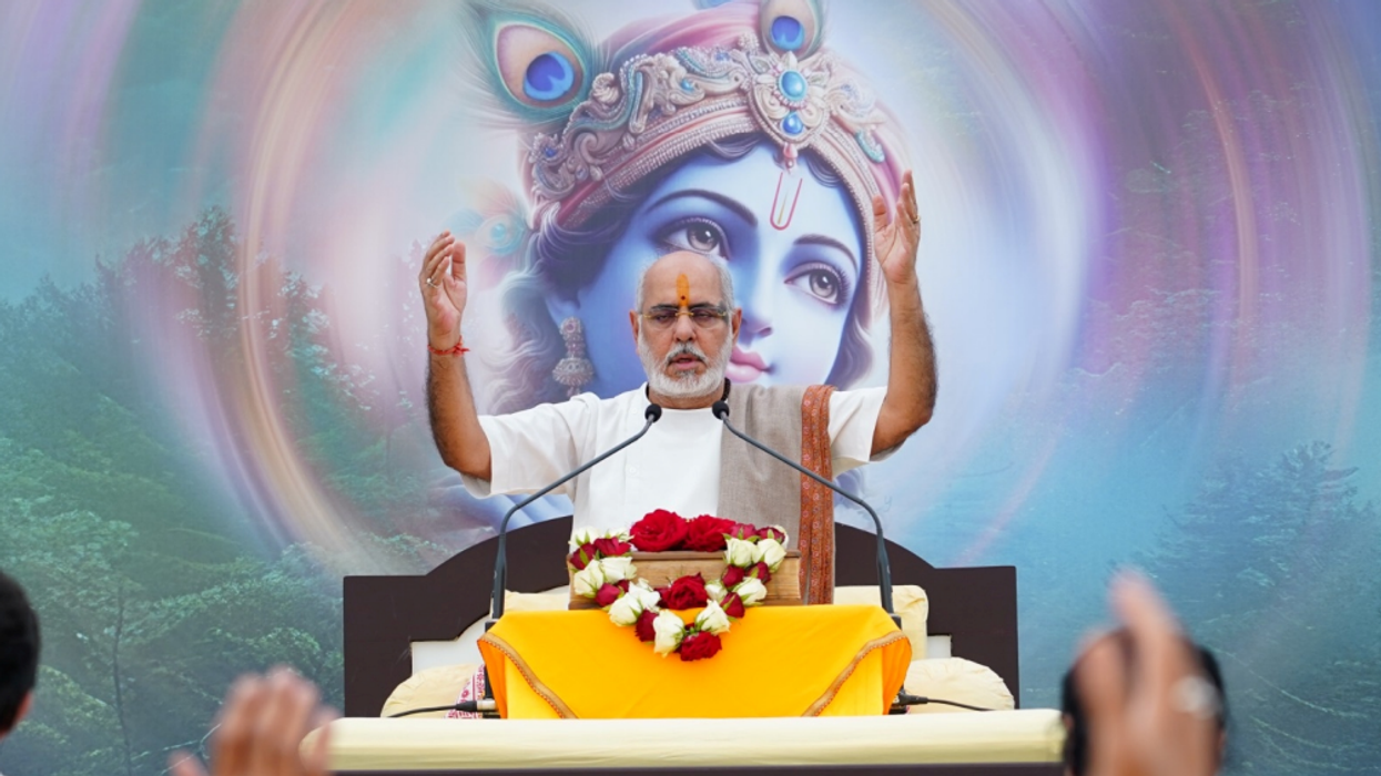 Thousands Unite in Crawley for Soul-Stirring Shrimad Bhagwat Katha