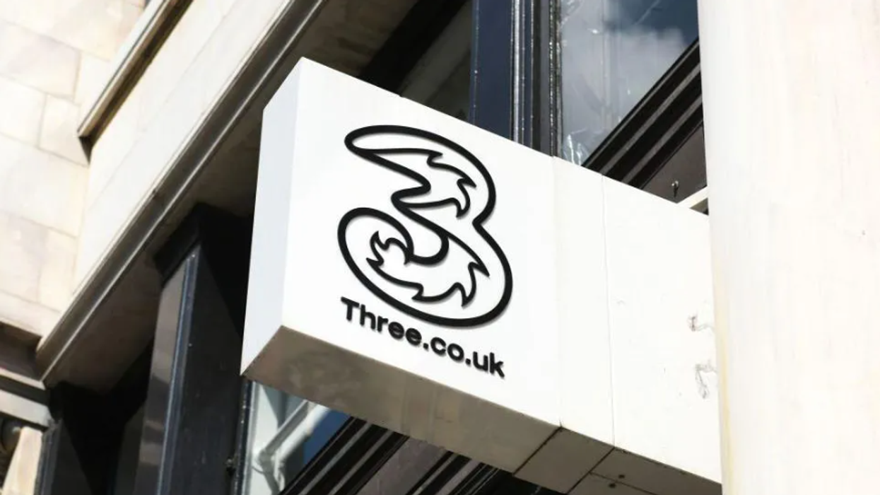 Three Mobile Suffers Outage, Disrupting Calls Across the UK