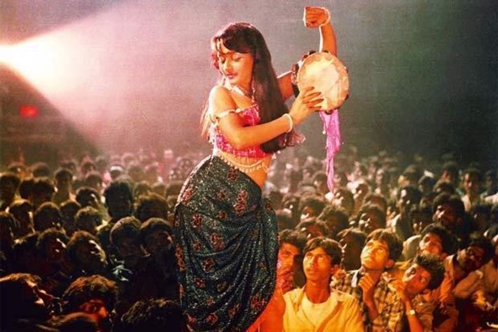Top 10 inset Ek Do Teen Tezaab Madhuri Dixit 14