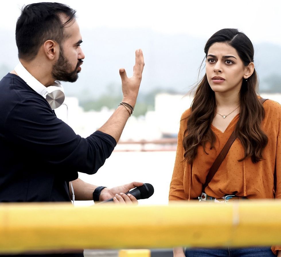 U Turn Alaya F on U Turn set G 9594