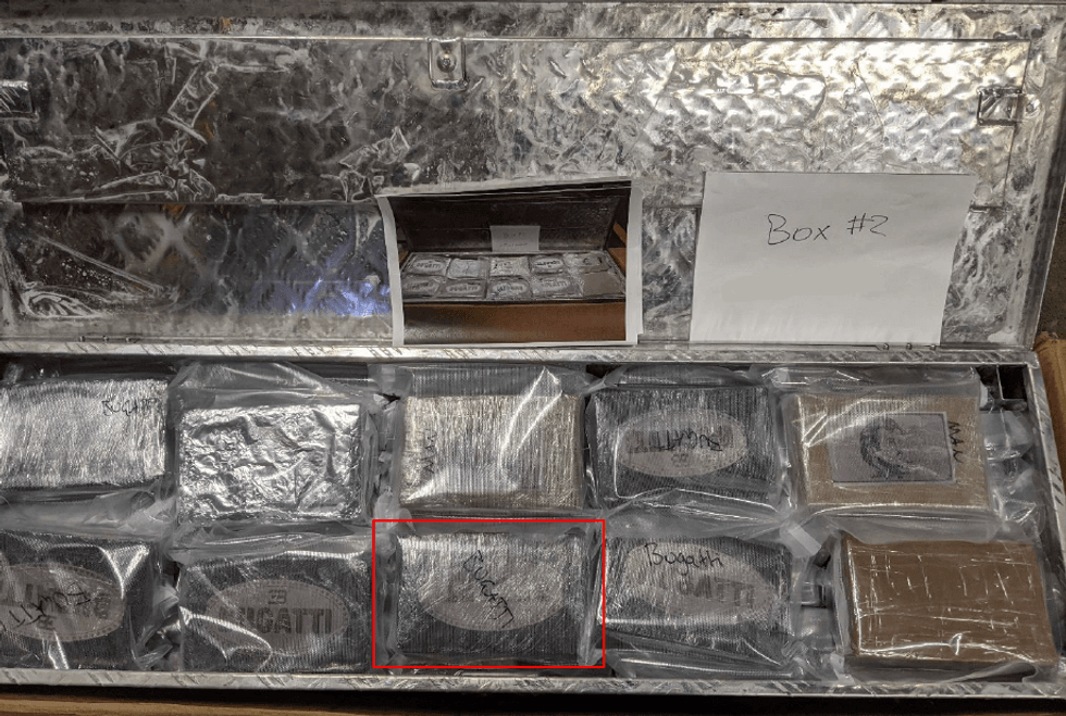 UK couple held for smuggling cocaine to australia 2