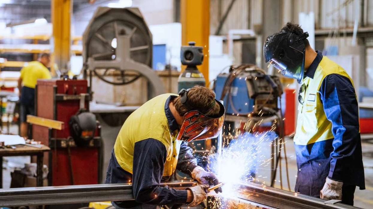 UK manufacturing orders weak