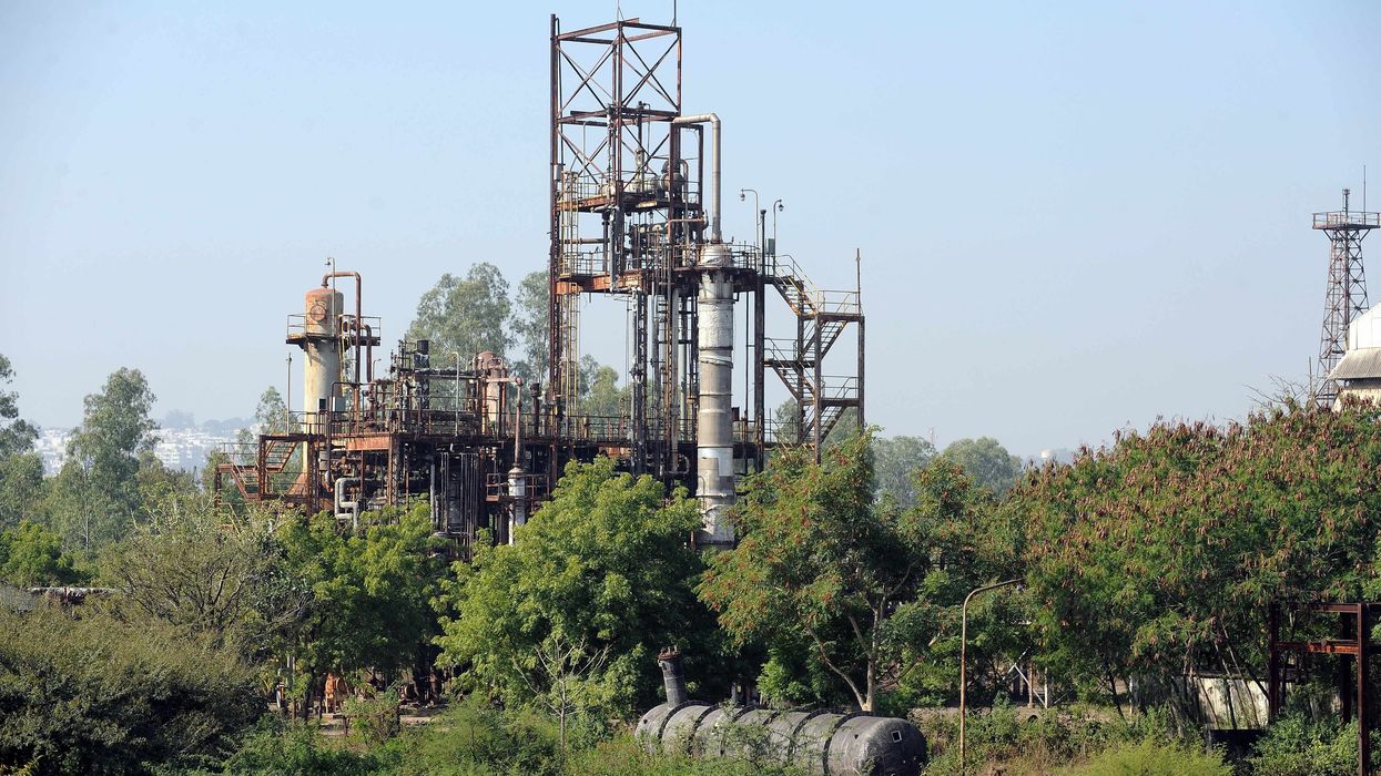 union-carbide-plant-getty