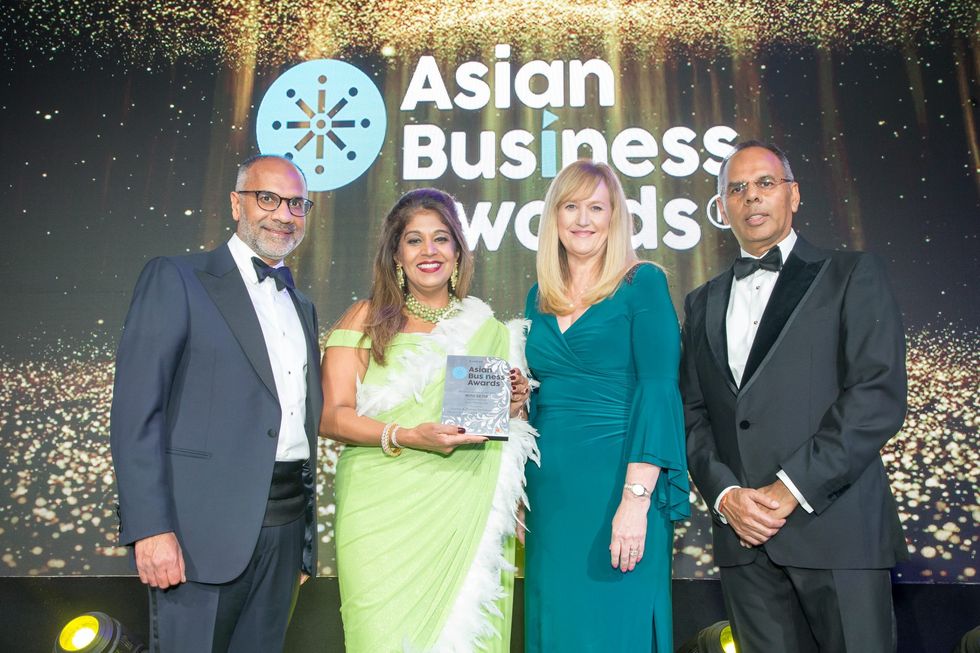 Winner Ritu Sethi in sari scaled