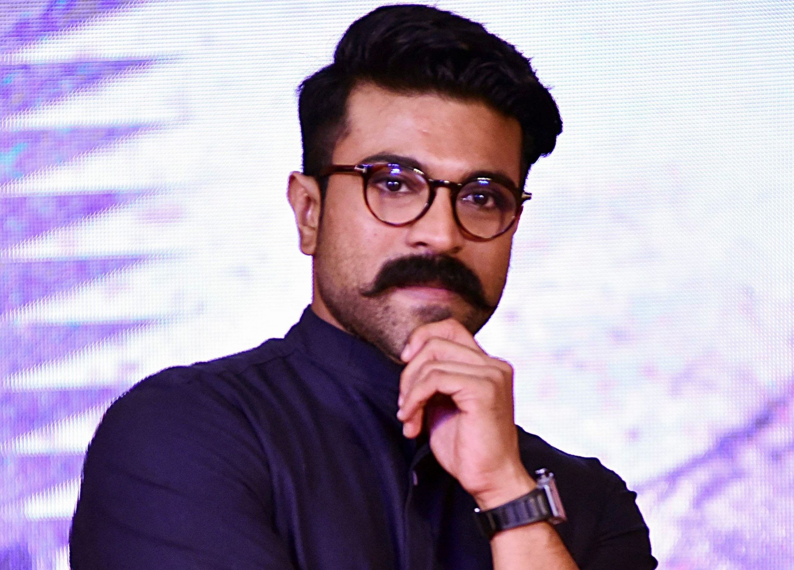 Mega Fans Upset With Ram Charan And Chiranjeevi - Filmibeat