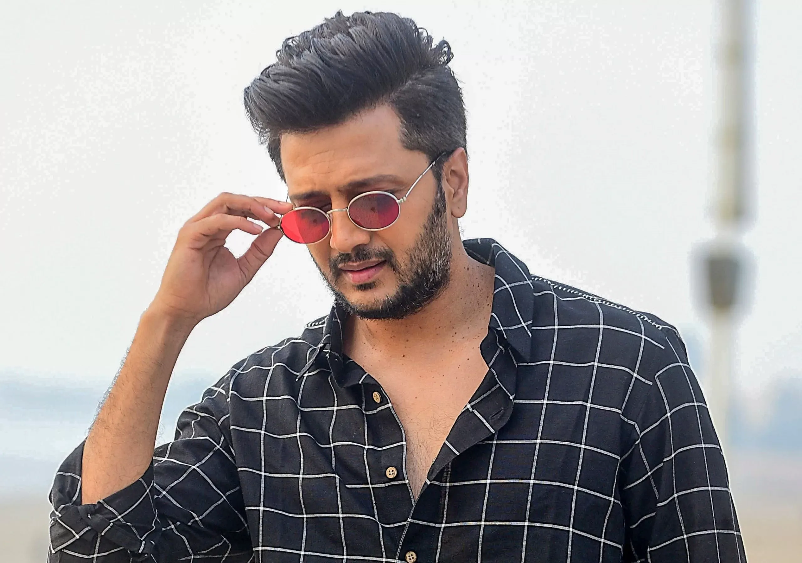 Riteish Deshmukh reveals his new bald look via TikTok; fans request him to  delete the Chinese app | Bald look, Going bald, Balding