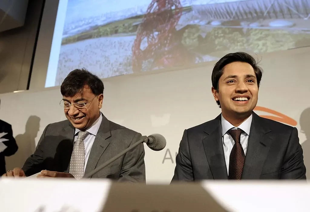 Lakshmi Mittal, Chairman and CEO of ArcelorMittal, delivers a speech during  the SOP (Start of Production) ceremony at the plant of Valin ArcelorMittal  Stock Photo - Alamy